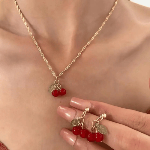 Set di collana e orecchini con ciliegie