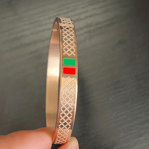 Pulseira Bangle Inspiração Gucci Cor Dourada